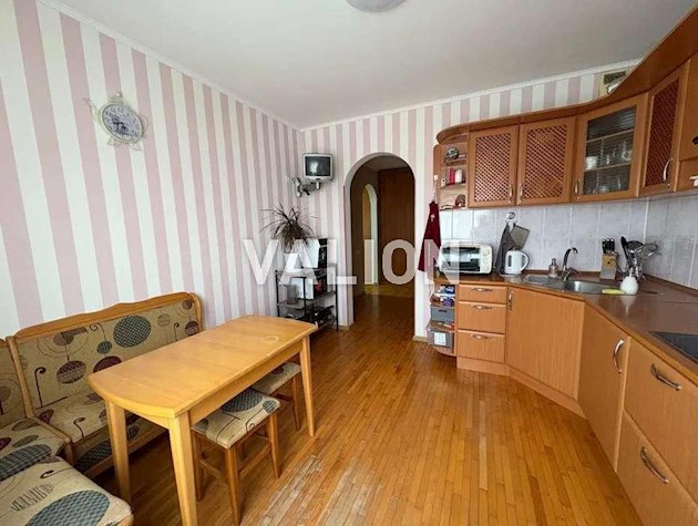 Продажа 2-к квартиры ул. Драгоманова 8