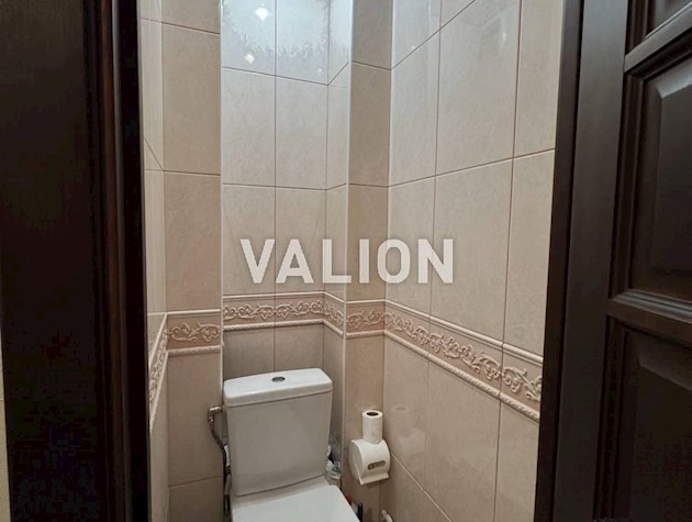 Продется 3-к. квартира ул. А.Ахматовой, 15 Позняки, Дарницкий р-н