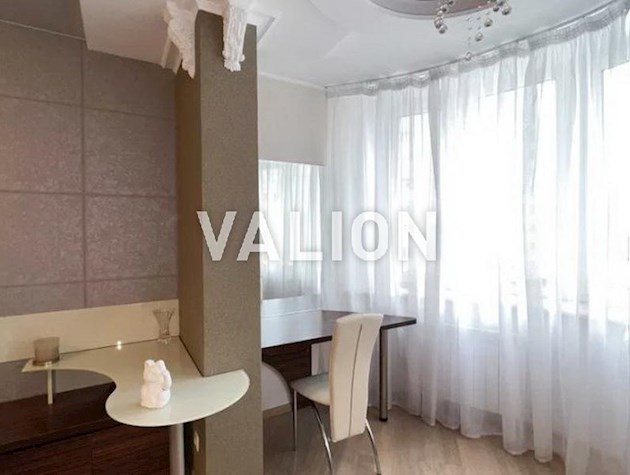 Продам 3-комнатную квартиру на ул. Просвещения 14а