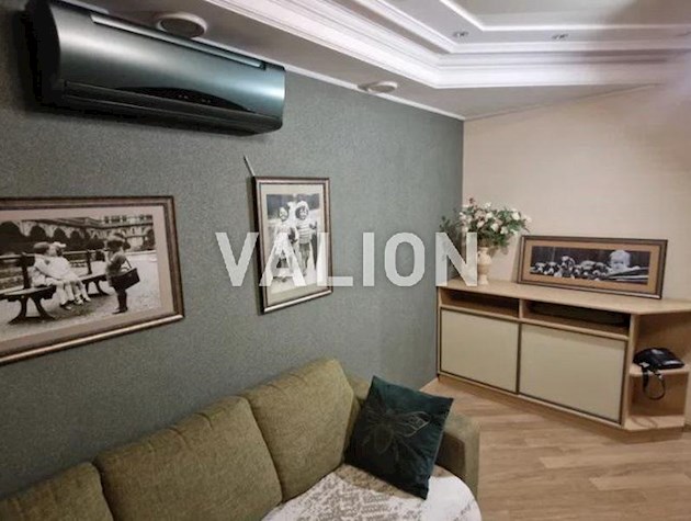 Продам 3-комнатную квартиру на ул. Просвещения 14а