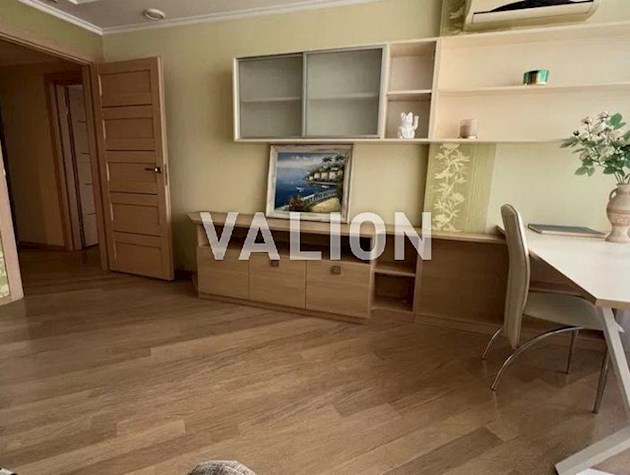 Продам 3-комнатную квартиру на ул. Просвещения 14а