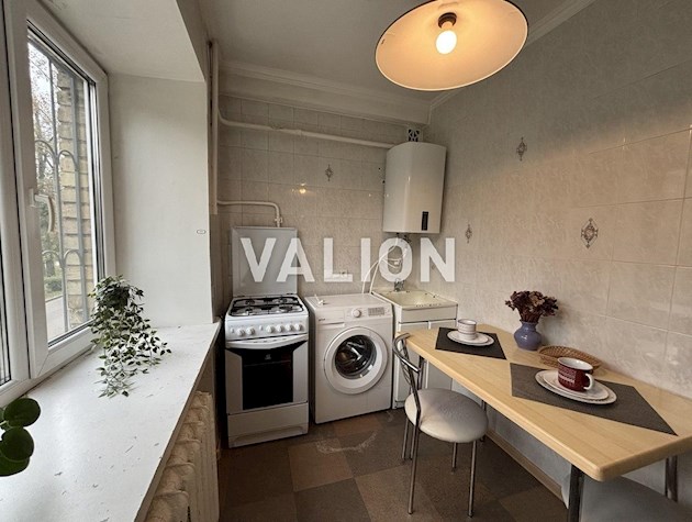 Продажа 3-комнатной квартиры ул.Антонова 43 Соломенский район