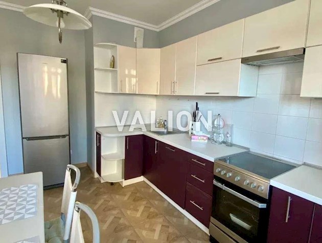 Продаж 2-к квартири вул. Авіаконструктора Сікорського 4г