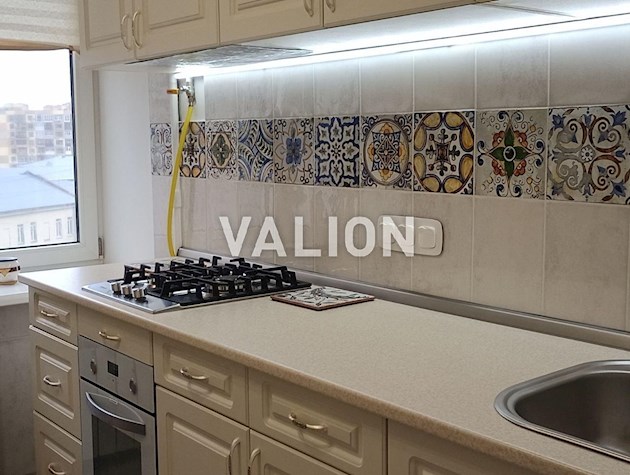 Продажа 2 комн квартиры возле станции метро Печерская, бул. Леси Украинки 28а.