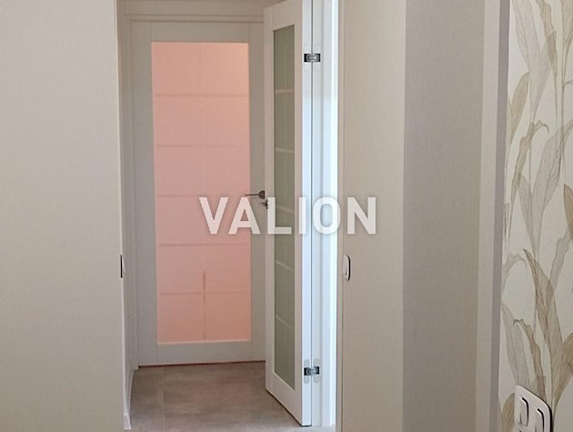 Продажа 2 комн квартиры возле станции метро Печерская, бул. Леси Украинки 28а.