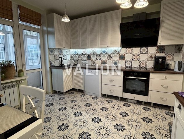 Продам 3 комнатную квартиру в ЖК Династия Василия Липковского 37в