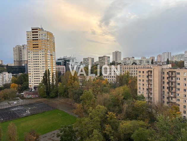 Продам 3 комнатную квартиру в ЖК Династия Василия Липковского 37в