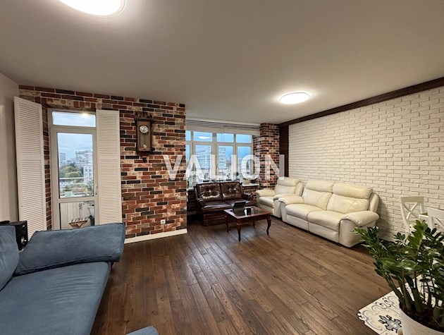 Продам 3 комнатную квартиру в ЖК Династия Василия Липковского 37в