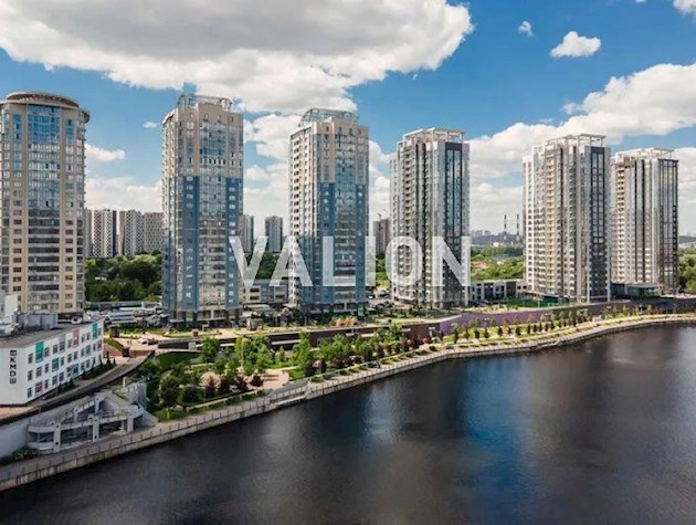 Продаж 2-к квартири вул. Дніпровська набережна 14а