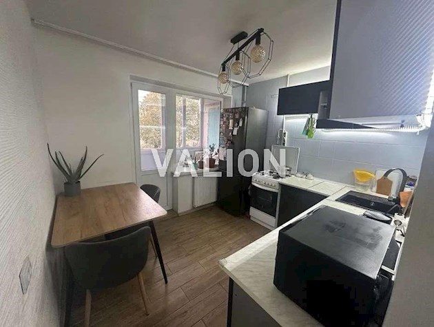 Продаю просторную 3 комнатную квартиру по адресу ул. Архипенко0 10Б, Оболонский район.