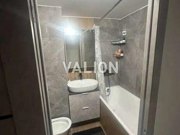 Продаю просторную 3 комнатную квартиру по адресу ул. Архипенко0 10Б, Оболонский район.