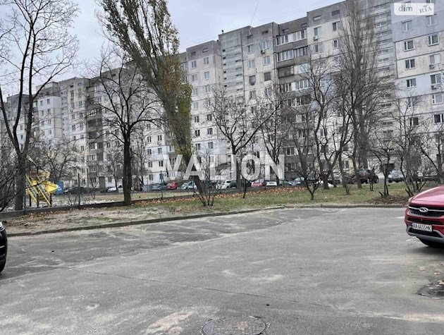 Продаю просторную 3 комнатную квартиру по адресу ул. Архипенко0 10Б, Оболонский район.