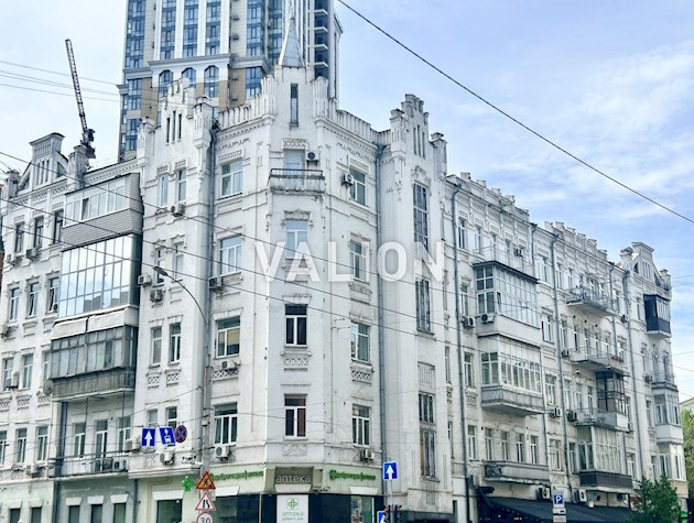 Продаж,без%: 2-кімнатна квартира 49,1м2 у царському будинку ТОП-локація у самому центрі Києва!(висота стель 4.15м)