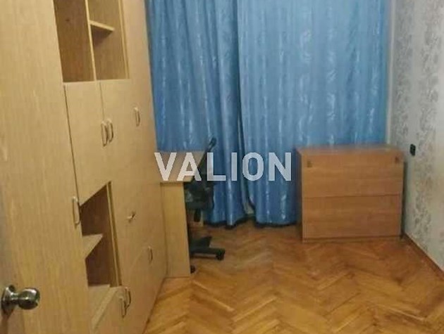 Продаж 3-к квартири вул. Зодчих 78