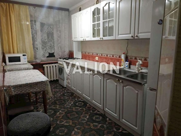 Продаж 3-к квартири вул. Зодчих 78