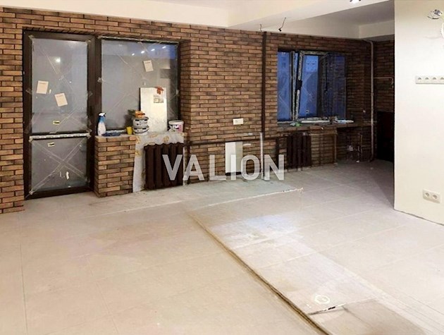 Продается 1-комнатная квартира-студия в центре Киева, по бульв. Леси Украинки, 9, Печерск