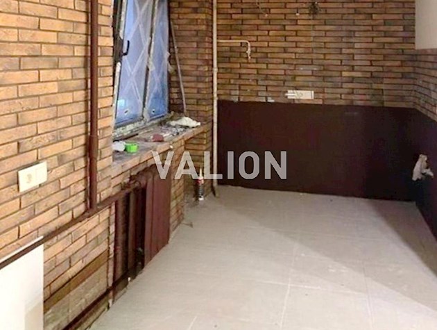 Продается 1-комнатная квартира-студия в центре Киева, по бульв. Леси Украинки, 9, Печерск