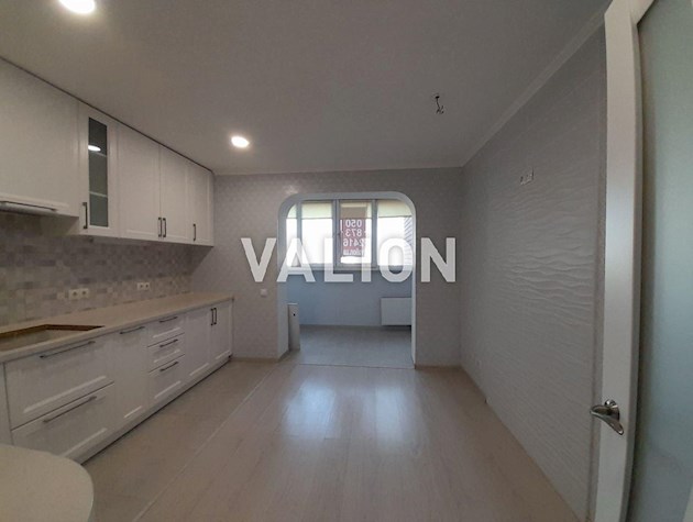 Продажа 3-комнатной квартиры с ремонтом ЖК Кристер Град