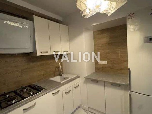 Продается 1 кім.квартира-студія пр-т. Берестейский, 7б