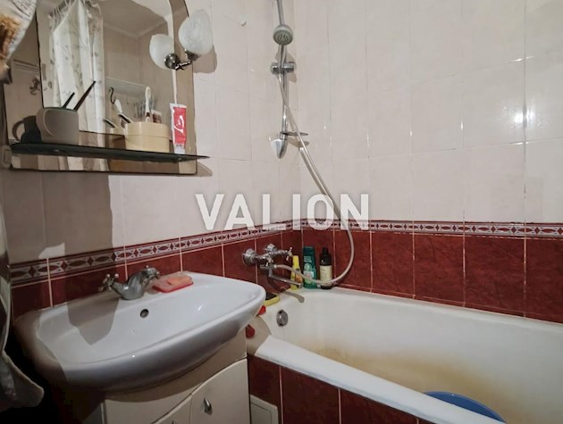 Продам трехкомнатную квартиру, Южная Борщаговка, проспект Академика Королева 8.