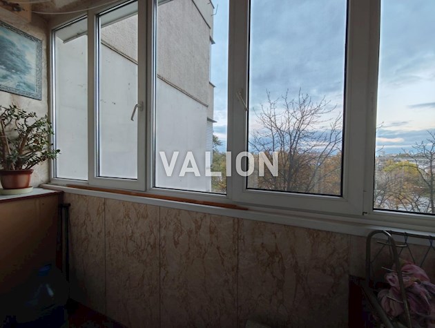 Продам трехкомнатную квартиру, Южная Борщаговка, проспект Академика Королева 8.