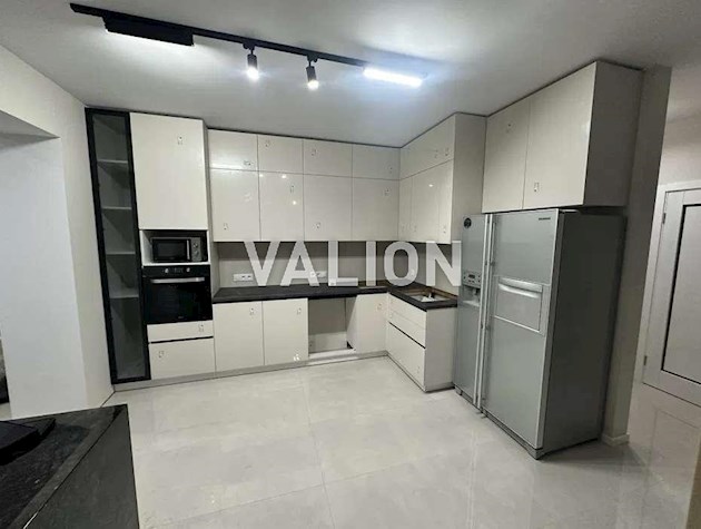 Продажа 2-к квартиры ул. Анны Ахматовой 13