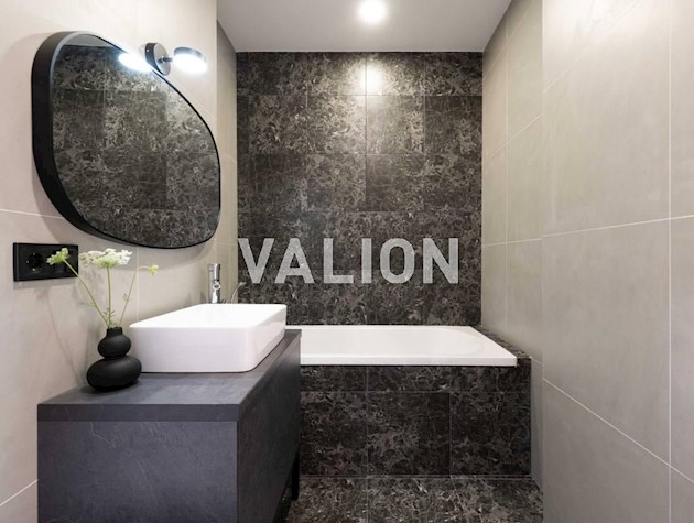 Продажа просторной 2-комн. квартиры в ЖК Медовый, ул. Кадетский Гай, 10 . Соломенский р-н