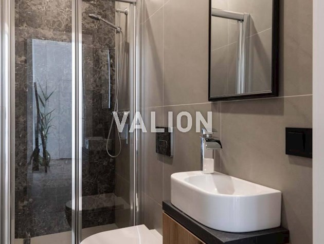 Продажа просторной 2-комн. квартиры в ЖК Медовый, ул. Кадетский Гай, 10 . Соломенский р-н