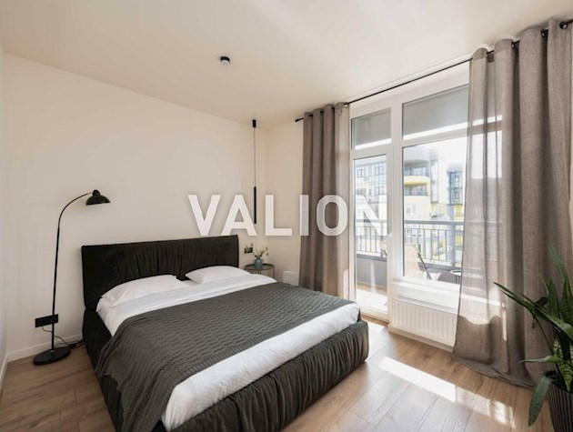 Продажа просторной 2-комн. квартиры в ЖК Медовый, ул. Кадетский Гай, 10 . Соломенский р-н