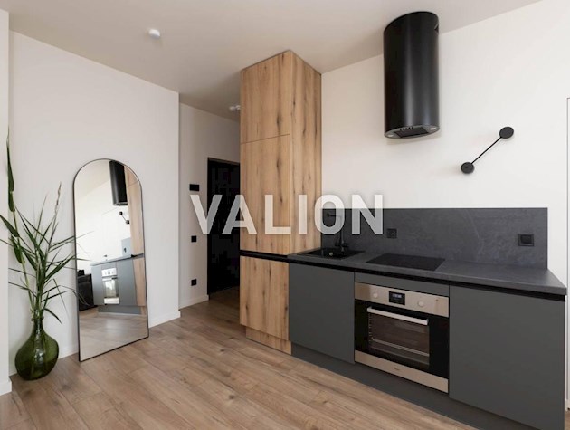 Продажа просторной 2-комн. квартиры в ЖК Медовый, ул. Кадетский Гай, 10 . Соломенский р-н