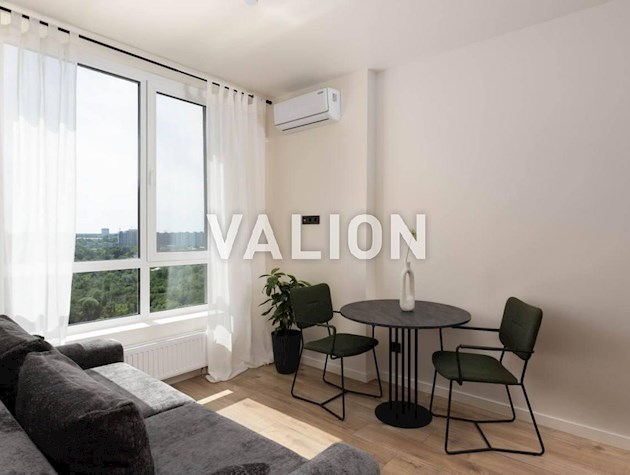 Продажа просторной 2-комн. квартиры в ЖК Медовый, ул. Кадетский Гай, 10 . Соломенский р-н