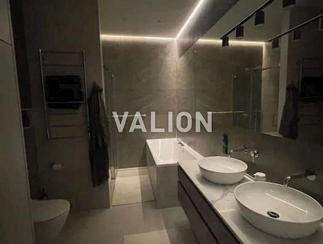 Продаж 4-к квартири Дніпровська набережна 14