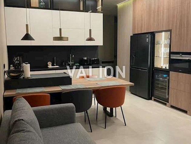 Продаж 4-к квартири Дніпровська набережна 14