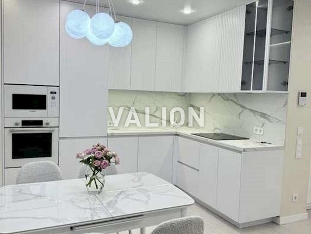 Продажа 1-к квартиры ул. Александра Олеся 10а