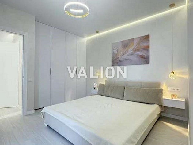 Продажа 1-к квартиры ул. Александра Олеся 10а