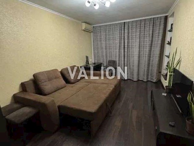 Продаж 1-к квартири вул. Князя Романа Мстиславича 8