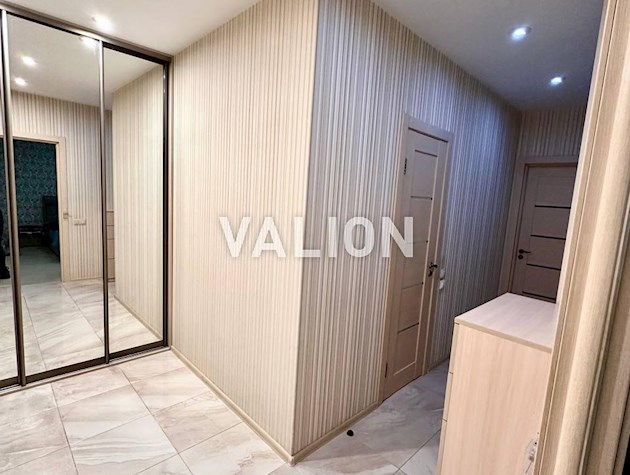 Продается 1-комнатная квартира с авторским ремонтом улица Анны Ахматовой, 30 возле метро Позняки