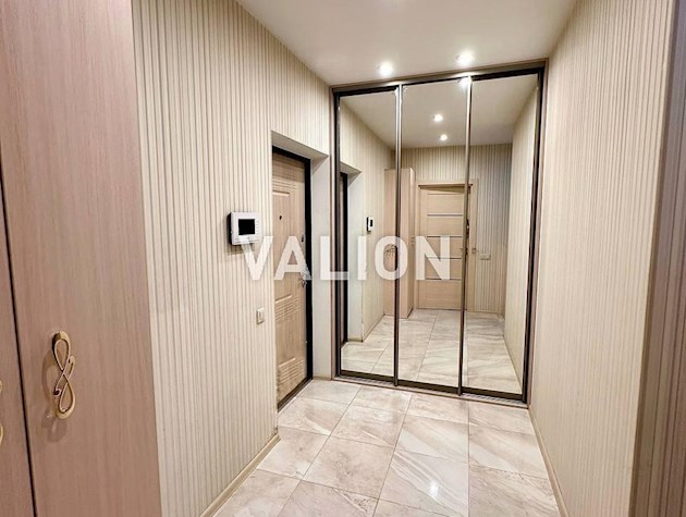 Продается 1-комнатная квартира с авторским ремонтом улица Анны Ахматовой, 30 возле метро Позняки