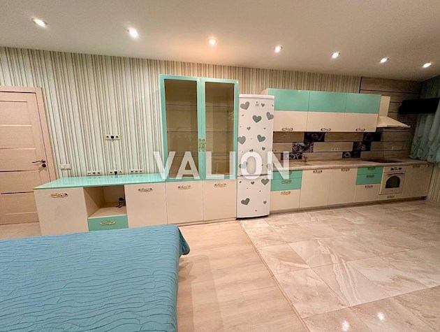 Продается 1-комнатная квартира с авторским ремонтом улица Анны Ахматовой, 30 возле метро Позняки