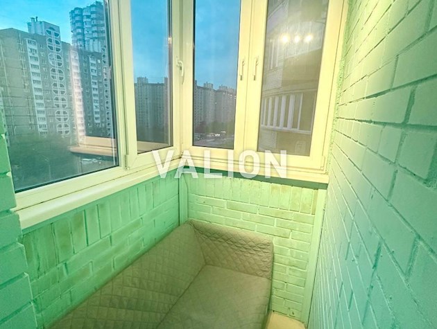 Продается 1-комнатная квартира с авторским ремонтом улица Анны Ахматовой, 30 возле метро Позняки