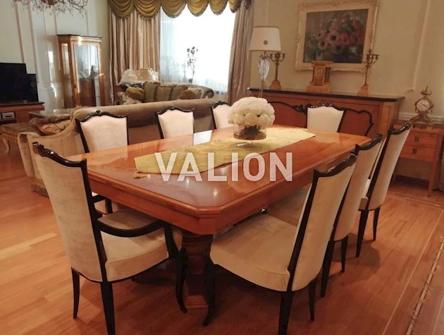 Продаж 4-к квартири вул. Старонаводницька 13