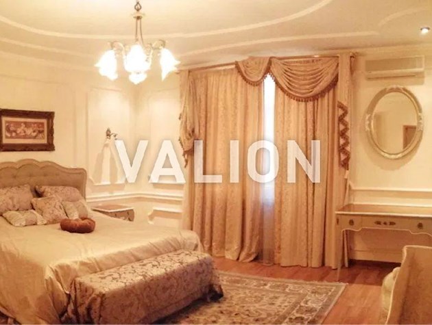 Продаж 4-к квартири вул. Старонаводницька 13