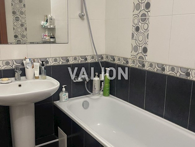 Продается 1к квартира 49 м2 вул. Закревского, 95