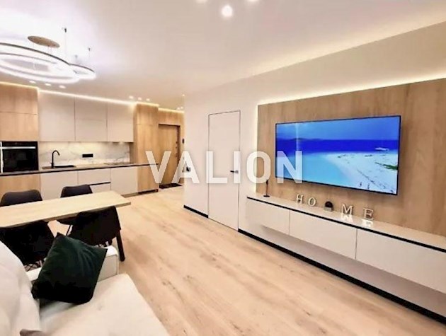 Продажа 2-к квартиры ул. Михаила Максимовича 26д