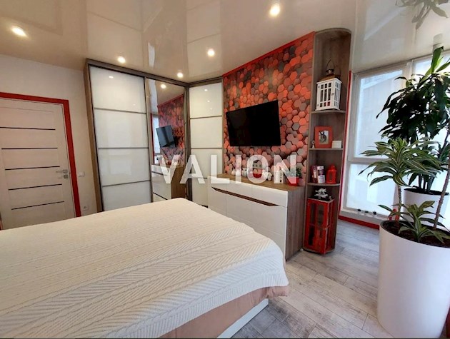 Продаж 2-к квартири вул. Центральна 21а