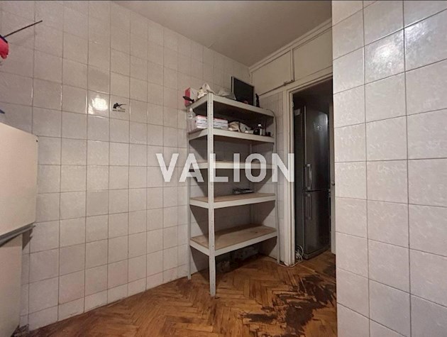 Продажа 3 ком квартира под ремонт, Оболонская набережная, ул. Приречная, 17