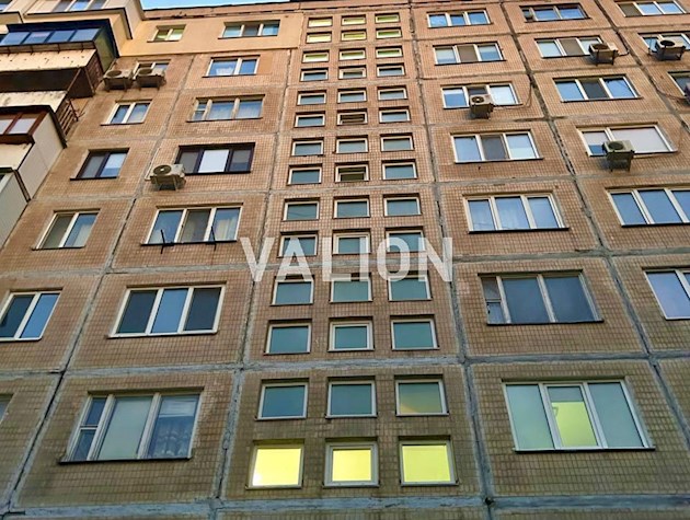 Продажа 3 ком квартира под ремонт, Оболонская набережная, ул. Приречная, 17