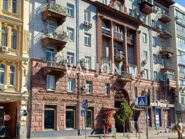 Продаж 3-к квартири вул. Басейна 17