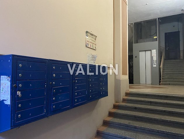 Продається атмосферна 2-кімнатна квартира у самому серці Києва — вул. Костьольна, 7, Шевченківський район, правий берег.