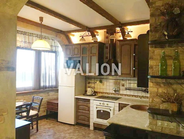 Продам 1к квартиру, Центр Киева, авторский ремонт, ул. Дмитриевская 80